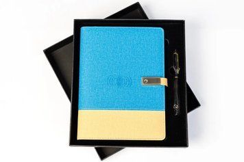 Блокнот "Україна" з повербан флешкою 16 Гб та бездротовою зарядкою Синьо-жовтий 1015 фото